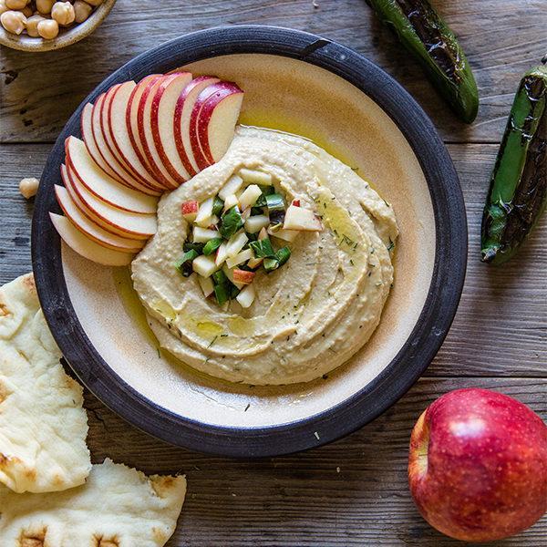 HUMMUS WITH ENVY™ APPLES AND ROASTED JALAPENO RELISH