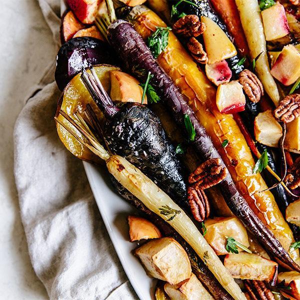 ROASTED ROOT VEGETABLES AND ENVY™ APPLES WITH PECAN CRUMBLE