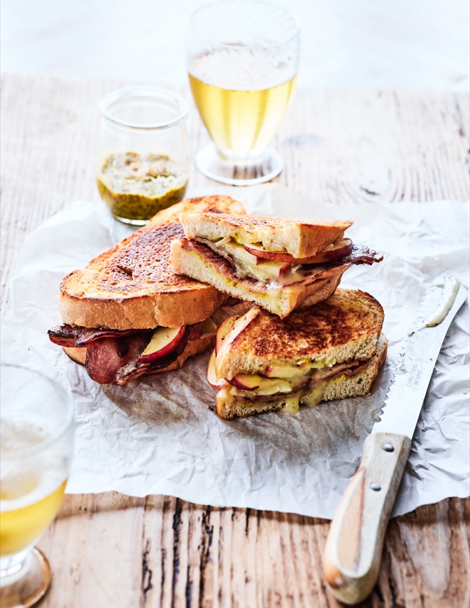 ENVY™ APPLE, BACON & BRIE CHEESE TOASTIES