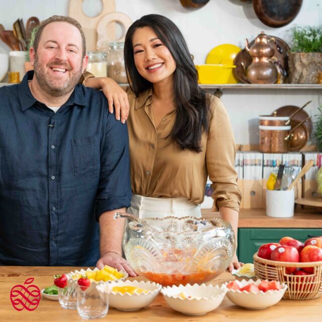 Envy™ is delighted to be a proud sponsor of @pbs Homemade Live and public Television!🤩🙌 Tune in for the first episode featuring Chef @joelgamoran and @crystalkungminkoff by checking your local PBS listing today! Get ready for a feast of flavors and inspiration. Mark your calendars – you don't want to miss it! 🍎