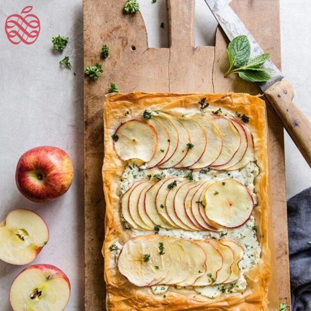 Indulge in the flavors of spring with our Envy™ Apple and Spring Herb Ricotta Phyllo Tart recipe! 🌿🍎✨ Bursting with freshness and savory sweetness, it's the perfect dish to celebrate any occasion this season.