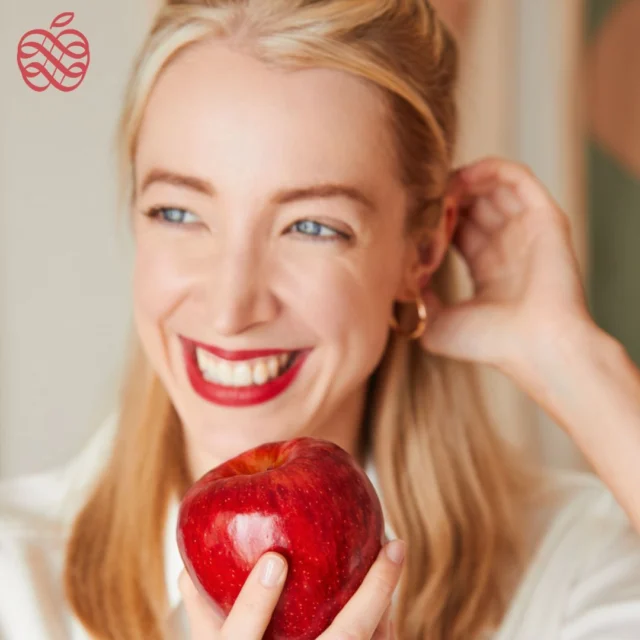 A smile that says it all. With its unmatched crispness and sweet flavor, an ENVY™ apple brings a touch of everyday luxury to life. Discover the apple that elevates every moment. 🍎✨

Find ENVY™ at a retailer near you > Link in bio!