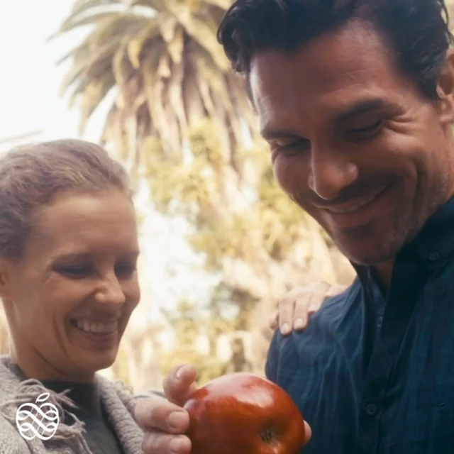 This season, we’re thankful for the sweet moments shared with loved ones—and for the irresistible flavor of ENVY™!

Whether adding a crisp touch to your holiday recipes or simply enjoyed on their own, ENVY™ apples bring warmth and delight to every gathering.

Discover our store locator, recipes and more > Link in bio!