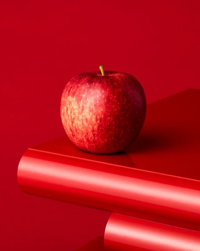 Looking for a luxurious bite? With ENVY™ every bite is perfectly composed 🍎

#EnvyApples #ReachForExceptional