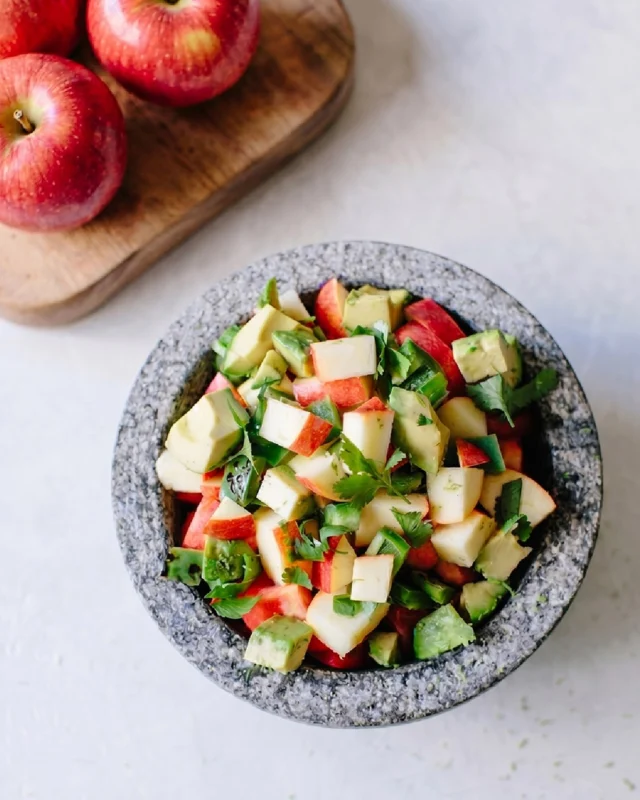 ENVY™ apples come together with avocado and smoky jalapeños in a salsa. So good, you'll want it on everything. Repeat all summer long. ☀️

#EnvyApples #SummerSalad