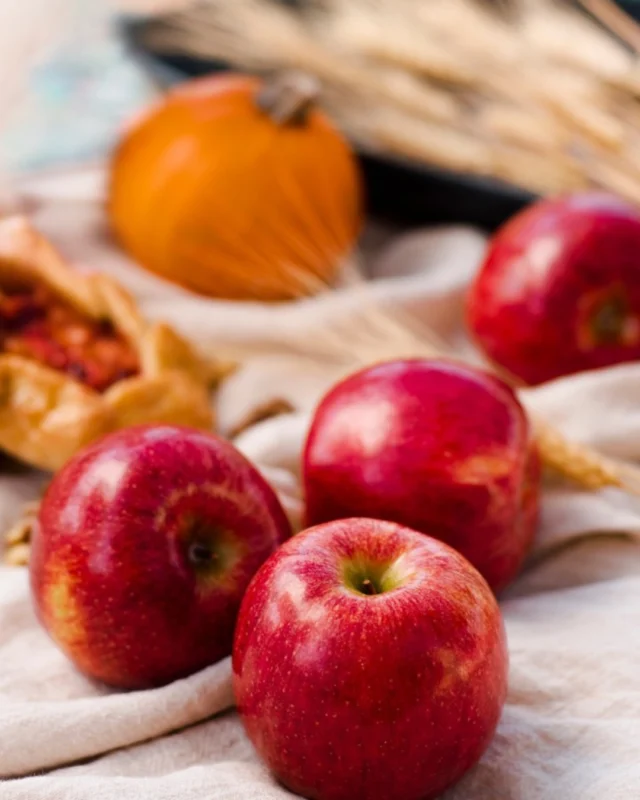 ENVY™ apples pair perfectly with whatever fall flavors this weekend has in store for you! 🍎✨

Find ENVY™ in a store near you today by visiting our Store Locator: #LinkInBio